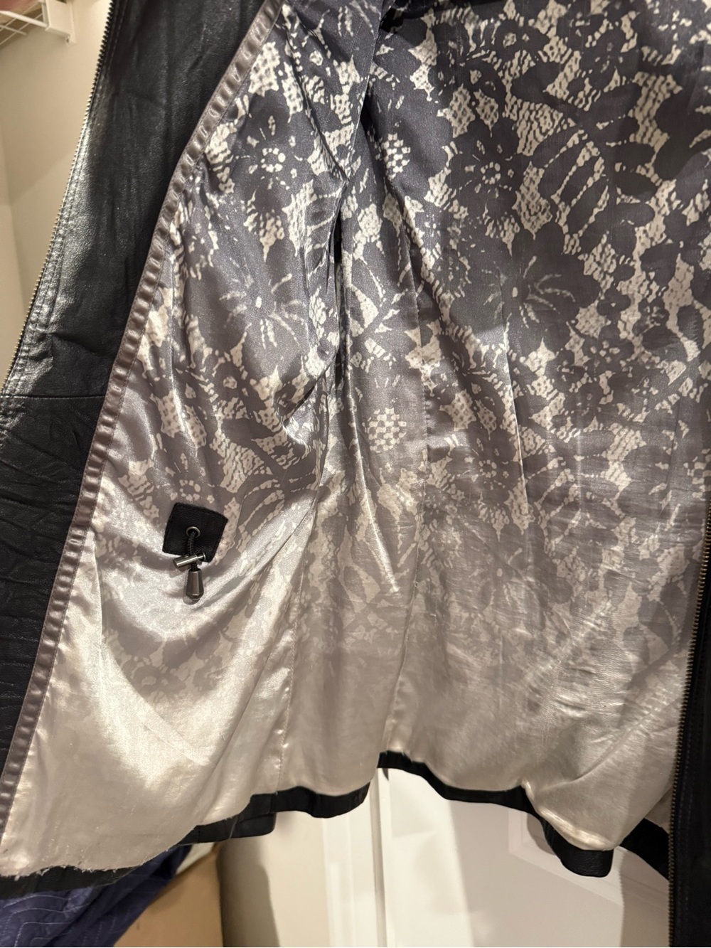 Danier Black Leather Women's Jacket - Picture 3 of 5